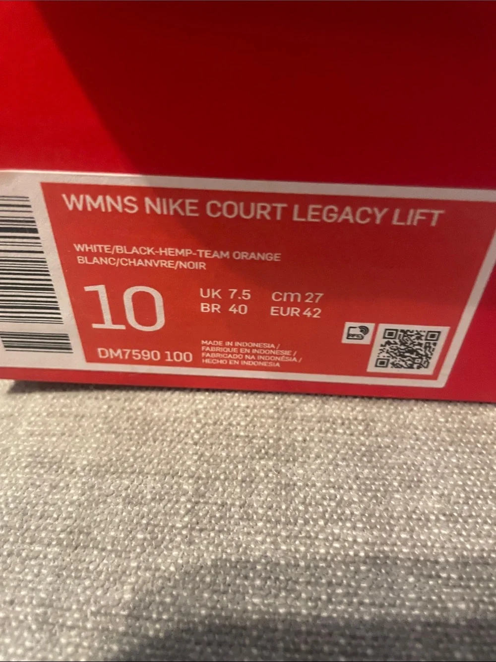 Nike womens White Low-Top Sneakers with Black Swoosh and Tan Accent - Picture 4 of 4